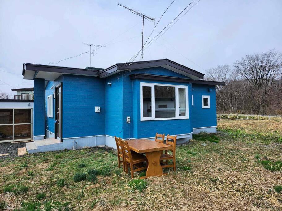 蒼い家温泉付貸別荘cozy Blue House Onsen Hot Spring Shiraoi Exterior foto